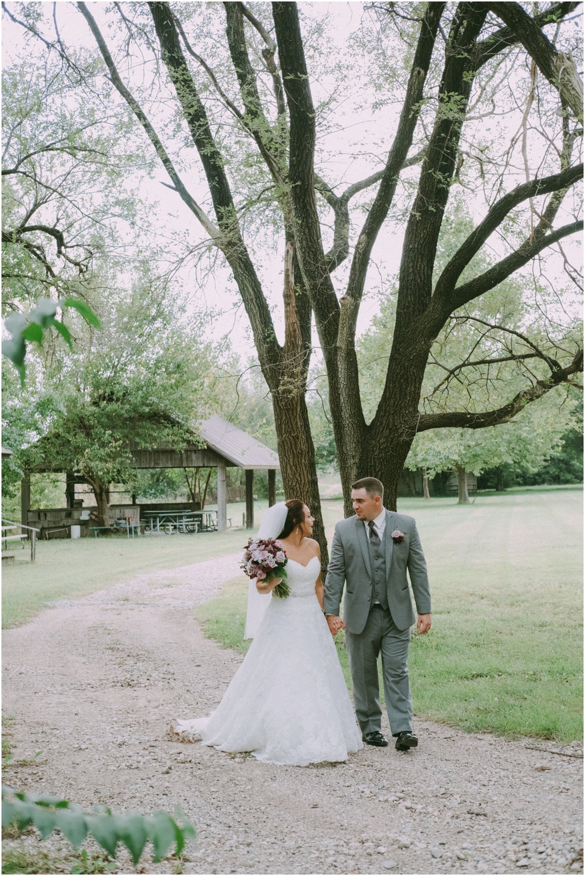 Backyard-Wedding-Kansas-Wedding-Photographer_0095.jpg